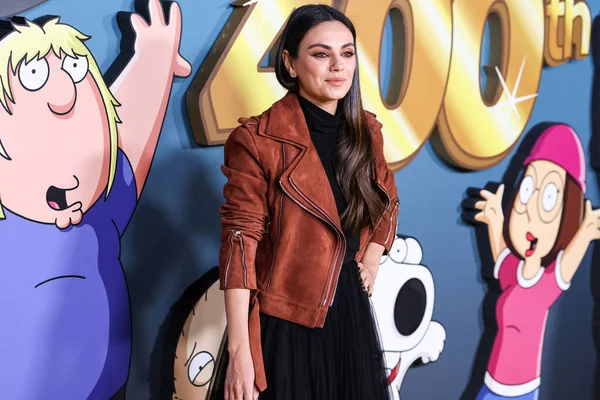 Americká Herečka Mila Kunis Přijíždí Fox Family Guy 400Th Episode — Stock fotografie