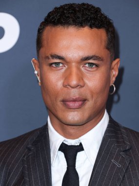 Porto Riko 'lu televizyon oyuncusu Ismael Cruz Crdova (Ismael Cruz Cordova), 13 Kasım 2022' de ABD 'nin Los Angeles kentindeki Fairmont Century Plaza Hotel' de düzenlenen Latin Sinema ve Televizyonunun Eleştirmen Seçimleri Dernekleri 2..