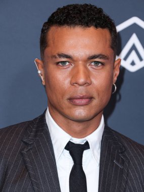 Porto Riko 'lu televizyon oyuncusu Ismael Cruz Crdova (Ismael Cruz Cordova), 13 Kasım 2022' de ABD 'nin Los Angeles kentindeki Fairmont Century Plaza Hotel' de düzenlenen Latin Sinema ve Televizyonunun Eleştirmen Seçimleri Dernekleri 2..