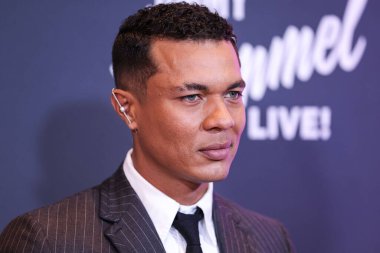 Porto Riko 'lu televizyon oyuncusu Ismael Cruz Crdova (Ismael Cruz Cordova), 13 Kasım 2022' de ABD 'nin Los Angeles kentindeki Fairmont Century Plaza Hotel' de düzenlenen Latin Sinema ve Televizyonunun Eleştirmen Seçimleri Dernekleri 2..