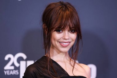 Amerikalı aktris Jenna Ortega, 13 Kasım 2022 'de Century City, Los Angeles, Kaliforniya, ABD' de düzenlenen Fairmont Century Plaza Oteli 'nde düzenlenen Latin Sinema ve Televizyonunun 2..