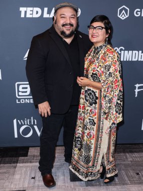 Jorge R. Gutierrez ve Sandra Equihua, 13 Kasım 2022 'de Century City, Los Angeles, Kaliforniya, ABD' de düzenlenen Fairmont Century Plaza Hotel 'de düzenlenen Latin Sinema ve Televizyonunun 2..