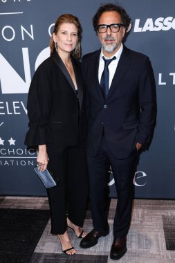 Mara Eladia Hagerman (Maria Eladia Hagerman) ve eşi / Meksikalı film yapımcısı Alejandro Gonzlez Irritu (Alejandro Gonzalez Inarritu), 13 Kasım 2022 'de ABD' nin Los Angeles kentinde düzenlenen Eleştirmenler Seçim Dernekleri 2..