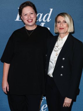 Amerikalı şarkıcı-söz yazarı Rachael Cantu ve eşi / Amerikalı komedyen, aktris, yapımcı ve yazar Liz Feldman Netflix 'in 15 Kasım 2022' de Netflix Tudum Theater 'da düzenlenen' Dead To Me 'sezonunun Los Angeles Premiere' ine geldiler..