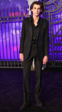 Georgie Farmer, 16 Kasım 2022 'de Hollywood Lejyon Tiyatrosu' ndaki Hollywood Amerikan Lejyonu 43. sezonunda düzenlenen Netflix 'in birinci sezonunun dünya prömiyerine geldi.. 