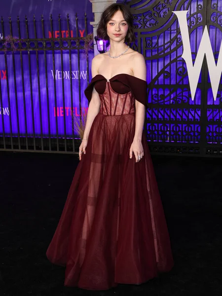 Американська Актриса Емма Маєрс Прибуває Світову Прем Єру Першого Сезону — стокове фото