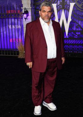 Porto Rikolu aktör Luis Guzman, Netflix 'in Çarşamba günkü birinci sezonunun dünya prömiyerine 16 Kasım 2022' de Hollywood Lejyon Tiyatrosu 'ndaki Hollywood Amerikan Lejyonu 43. sezonunda geldi.. 