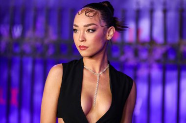 İngiliz aktris Naomi J. Ogawa, Netflix 'in Çarşamba günkü birinci sezonunun dünya prömiyerine 16 Kasım 2022' de Hollywood Lejyon Tiyatrosu 'ndaki Hollywood Amerikan Lejyonu 43. sezonunda geldi..