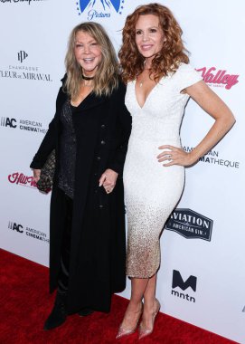 Elaine Lively ve kızı / Amerikalı aktris Robyn Lively, 17 Kasım 2022 'de Beverly Hilton Hotel' de düzenlenen 36. Geleneksel Amerikan Sinematek Ödülleri 'ne geldiler.. 