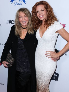 Elaine Lively ve kızı / Amerikalı aktris Robyn Lively, 17 Kasım 2022 'de Beverly Hilton Hotel' de düzenlenen 36. Geleneksel Amerikan Sinematek Ödülleri 'ne geldiler.. 