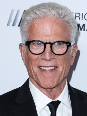 Amerikalı aktör Ted Danson, 17 Kasım 2022 'de Beverly Hilton Oteli' nde düzenlenen 36. Geleneksel Amerikan Sineması Ödülleri 'ne geliyor..