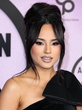 Becky G (Rebbeca Marie Gomez), 20 Kasım 2022 'de Los Angeles, Kaliforniya' da Microsoft Theater 'da düzenlenen 2022 Amerikan Müzik Ödülleri' ne (50..