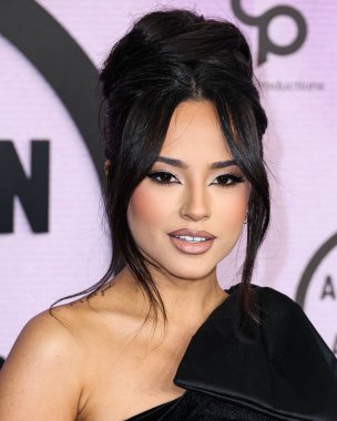 Becky G (Rebbeca Marie Gomez), 20 Kasım 2022 'de Los Angeles, Kaliforniya' da Microsoft Theater 'da düzenlenen 2022 Amerikan Müzik Ödülleri' ne (50..