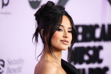 Becky G (Rebbeca Marie Gomez), 20 Kasım 2022 'de Los Angeles, Kaliforniya' da Microsoft Theater 'da düzenlenen 2022 Amerikan Müzik Ödülleri' ne (50..