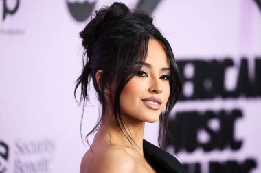 Becky G (Rebbeca Marie Gomez), 20 Kasım 2022 'de Los Angeles, Kaliforniya' da Microsoft Theater 'da düzenlenen 2022 Amerikan Müzik Ödülleri' ne (50..