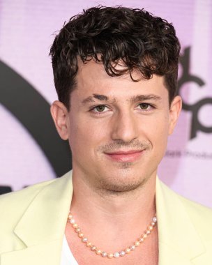 Charlie Puth arrives at the 2022 American Music Awards (50th Annual American Music Awards) held at Microsoft Theater at L.A. Live on November 20, 2022 in Los Angeles, California, United States.