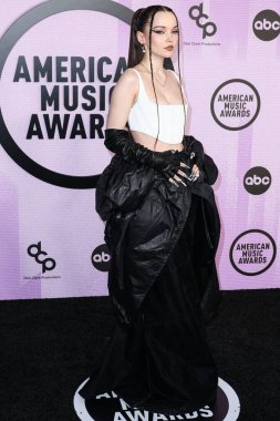 Marc Jacobs FW22 RTW giyen Dove Cameron, 20 Kasım 2022 'de Los Angeles, Kaliforniya' da Microsoft Theater 'da düzenlenen 2022 Amerikan Müzik Ödülleri' ne (50..