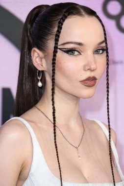 Marc Jacobs FW22 RTW giyen Dove Cameron, 20 Kasım 2022 'de Los Angeles, Kaliforniya' da Microsoft Theater 'da düzenlenen 2022 Amerikan Müzik Ödülleri' ne (50..
