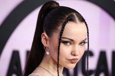 Marc Jacobs FW22 RTW giyen Dove Cameron, 20 Kasım 2022 'de Los Angeles, Kaliforniya' da Microsoft Theater 'da düzenlenen 2022 Amerikan Müzik Ödülleri' ne (50..