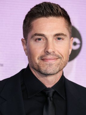 Eric Winter, Los Angeles, Kaliforniya 'da 20 Kasım 2022 tarihinde Microsoft Theater' da düzenlenen 2022 Amerikan Müzik Ödülleri 'ne (50..