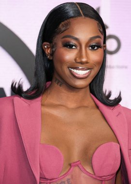 Flo Milli (Tamia Monique Carter), 20 Kasım 2022 'de Los Angeles, Kaliforniya' da Microsoft Theater 'da düzenlenen 2022 Amerikan Müzik Ödülleri' ne (50..