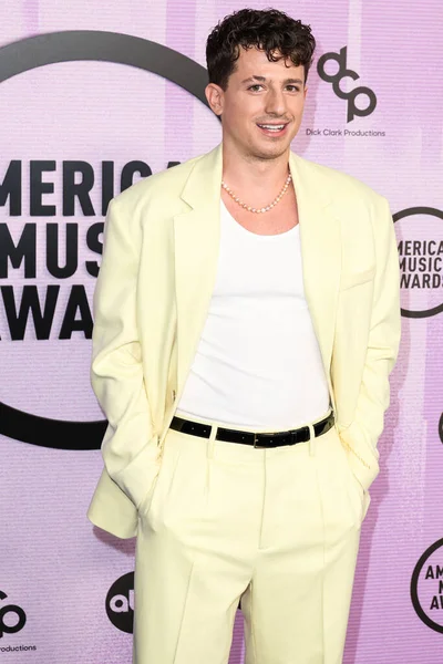 Charlie Puth Приходить 2022 American Music Awards Щорічна American Music — стокове фото