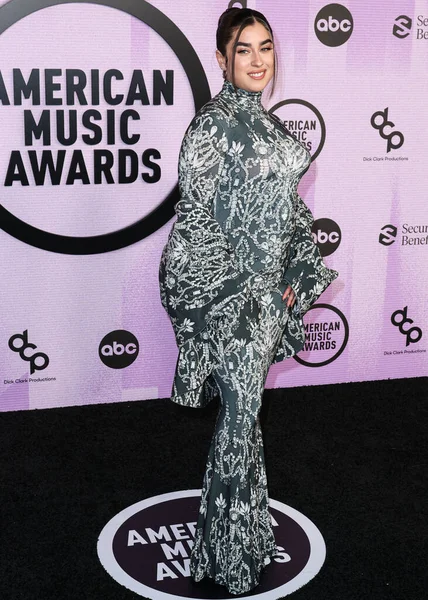 Lauren Jauregui Przybywa 2022 American Music Awards 50Th Annual American — Zdjęcie stockowe
