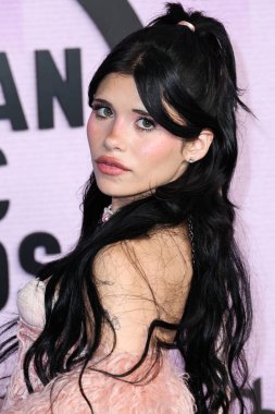 Nessa Barrett, 20 Kasım 2022 'de Los Angeles, Kaliforniya' da Microsoft Theater 'da düzenlenen 2022 Amerikan Müzik Ödülleri' ne (50..