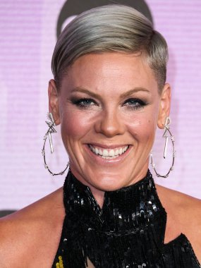 Klasik Bob Mackie (50. Geleneksel Amerikan Müzik Ödülleri) giyinen Alecia Beth Moore Hart, 20 Kasım 2022 'de Los Angeles, Kaliforniya' da Microsoft Theater 'da düzenlenen 2022 Amerikan Müzik Ödülleri' ne geldi..