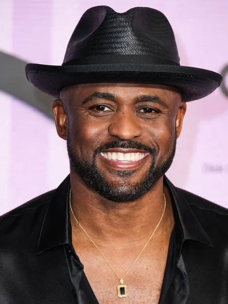 Stock image Wayne Brady arrives at the 2022 American Music Awards (50th Annual American Music Awards) held at Microsoft Theater at L.A. Live on November 20, 2022 in Los Angeles, California, United States.