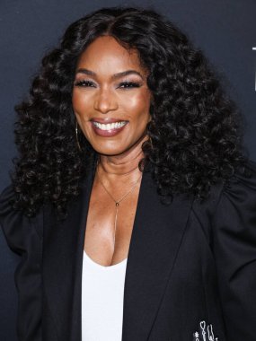 Angela Bassett, 20 Kasım 2022 'de Dodger Stadyumu' nda düzenlenen Dodger Stadyumu 'ndan Elton John Live' a ulaştı..