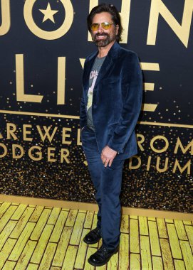 John Stamos, 20 Kasım 2022 tarihinde Dodger Stadyumu 'nda düzenlenen Dodger Stadyumu' ndan Elton John Live 'a ulaştı..