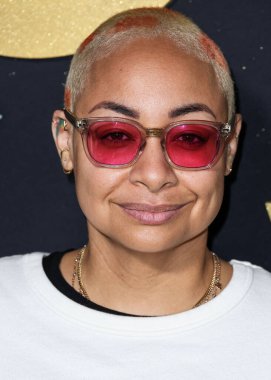 Raven Symon (Raven Symone), Disney + 's' Elton John Live: Dodger Stadyumundan Elveda 'Sarı Tuğla Yolu Yarışması' na 20 Kasım 2022 'de Elysian Park, Los Angeles, Kaliforniya' da katıldı..