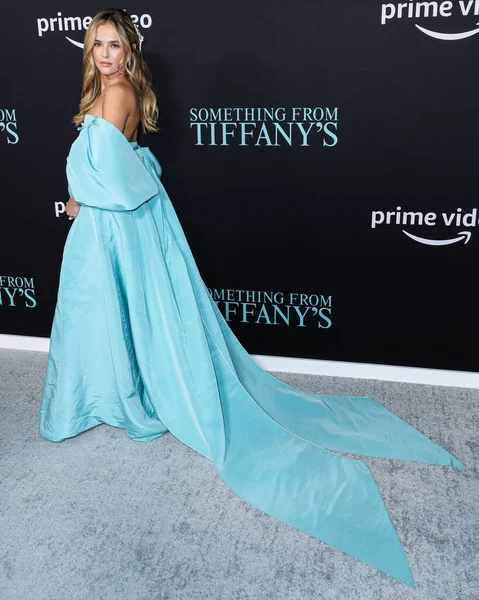 Americká Herečka Zoey Deutch Sobě Tiffany Blue Carolina Herrera Šaty — Stock fotografie