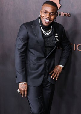 Amerikalı rapçi DaBaby (Jonathan Lyndale Kirk) 30 Kasım 2022 'de Westwood, Los Angeles, Kaliforniya, ABD' deki Regency Village Theatre 'da düzenlenen' Emancipation 'filminin Los Angeles prömiyerine geldi.. 