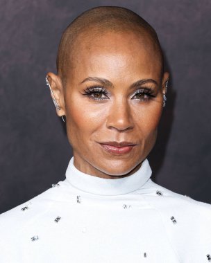 Amerikalı aktris Jada Pinkett Smith, 30 Kasım 2022 'de Regency Village Theatre' daki Los Angeles, Los Angeles, Kaliforniya, ABD 'de düzenlenen 