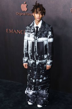Amerikalı rapçi, şarkıcı ve aktör Jaden Smith, 30 Kasım 2022 'de Westwood, Los Angeles, Kaliforniya, ABD' deki Regency Village Theatre 'da düzenlenen' Emancipation 'filminin Los Angeles Premiere Of Apple' ına geldi.. 
