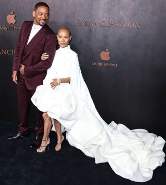 Amerikalı aktör Will Smith ve Amerikalı aktris Jada Pinkett Smith, 30 Kasım 2022 'de Westwood, Los Angeles, Kaliforniya, ABD' deki Regency Village Theatre 'da düzenlenen Apple' ın Orijinal Filmlerinin 'Özgürleştirilmesi' adlı galasına geldiler.