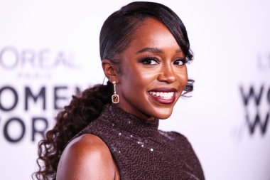 Amerikalı aktris Aja Naomi King, 1 Aralık 2022 'de Los Angeles Ebell, Kaliforniya, ABD' de düzenlenen L 'Oreal Paris' Değerli Kadınlar 2022 kutlamasına geldi.. 