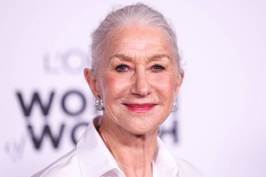 İngiliz aktris Helen Mirren, 1 Aralık 2022 'de Los Angeles Ebell, Kaliforniya, ABD' de düzenlenen L 'Oreal Paris' Değerli Kadınlar 2022 kutlamasına geldi.. 