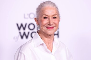 İngiliz aktris Helen Mirren, 1 Aralık 2022 'de Los Angeles Ebell, Kaliforniya, ABD' de düzenlenen L 'Oreal Paris' Değerli Kadınlar 2022 kutlamasına geldi.. 