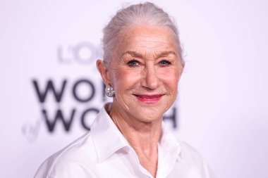 İngiliz aktris Helen Mirren, 1 Aralık 2022 'de Los Angeles Ebell, Kaliforniya, ABD' de düzenlenen L 'Oreal Paris' Değerli Kadınlar 2022 kutlamasına geldi.. 