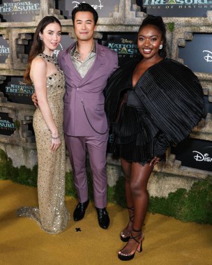 Lyndon Smith, Jordan Rodrigues ve Zuri Reed, Disney + Original Series 'National Treasure: Edge of History 1. Sezon Kırmızı Halı Etkinliği' ne 5 Aralık 2022 'de Hollywood, Los Angeles, Kaliforniya, ABD' de gerçekleştirildi..