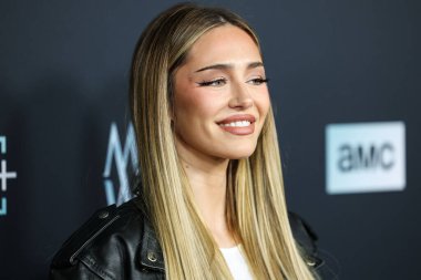 Amerikalı model Delilah Belle Hamlin, 7 Aralık 2022 'de Hollywood, Los Angeles, Kaliforniya, ABD' deki Harmony Gold Tiyatrosu 'nda düzenlenen AMC Networks' Anne Rice 's Mayfair Witches' in Los Angeles galasına geldi.. 