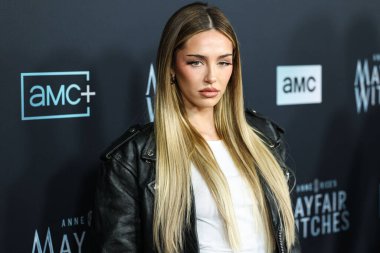 Amerikalı model Delilah Belle Hamlin, 7 Aralık 2022 'de Hollywood, Los Angeles, Kaliforniya, ABD' deki Harmony Gold Tiyatrosu 'nda düzenlenen AMC Networks' Anne Rice 's Mayfair Witches' in Los Angeles galasına geldi.. 