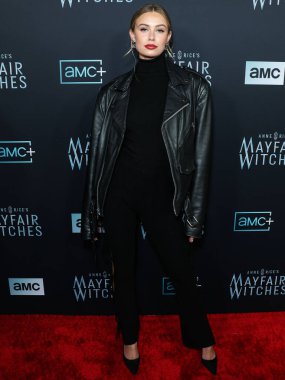 Elizabeth Jamrozy, 7 Aralık 2022 'de Hollywood, Los Angeles, Kaliforniya, ABD' deki Harmony Gold Theater 'da düzenlenen AMC Networks' Anne Rice 'ın Mayfair Cadıları' nın Los Angeles prömiyerine geldi.. 