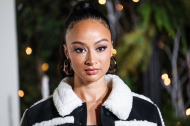 Amerikan medya kişiliği, modeli, aktris ve moda tasarımcısı Draya Michele, 8 Aralık 2022 'de Beverly Hills, Los Angeles, Kaliforniya, ABD' de 55 N La Cienega Bulvarı 'nda düzenlenen REVOLVE AT & T REVOLVE Winterland' a ulaştı.. 