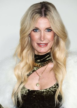 Heather Anderson, 8 Aralık 2022 'de Beverly Hills, Los Angeles, Kaliforniya, ABD' de 55 N La Cienega Bulvarı 'nda düzenlenen REVOLVE X AT & T Present REVOLVE Winterland' a vardı..