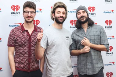Amerikan bağımsız pop grubu AJR 'den Ryan, Jack ve Adam Met, 9 Aralık 2022' de Madison Square Garden 'da düzenlenen iHeartRadio Z100 Jingle Ball' a geldiler.. 