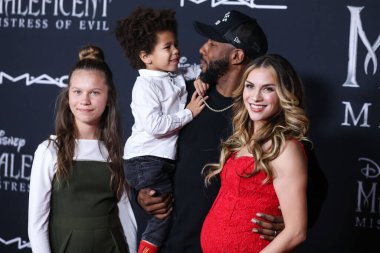 HOLYWOOD, LOS ANGELES, CALIFORNIA, ABD - 30 Eylül: Weslie Fowler, Maddox Laurel Boss, baba / Amerikan serbest stil hip hop dansçısı, koreograf, aktör, televizyon yapımcısı Stephen Boss